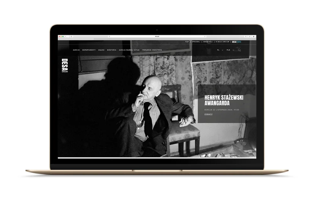 TideSoftware — mockup laptopa z projektem systemu